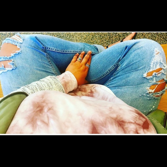 Nice to meet you🖖My name is Bri 💁🏻‍♀️ - Picture 4 of 7